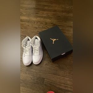 New Jordan Retro 1 ( LOCAL PICKUP ONLY) CHICAGO ILLINOIS. Message Directly.